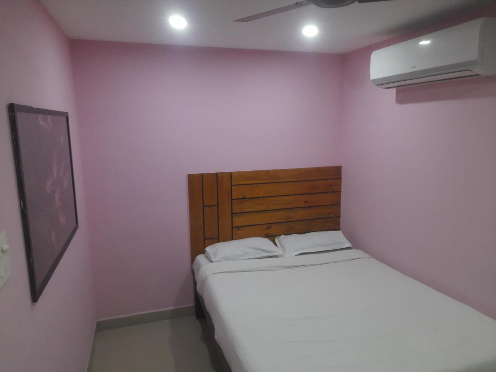 Skyway Rooms Pondicherry Exteriör bild