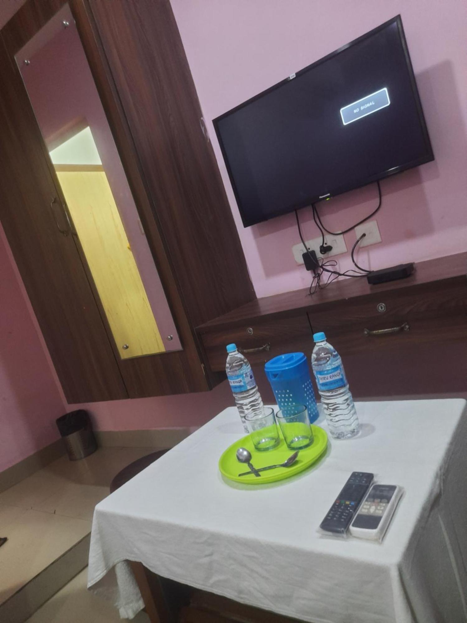 Skyway Rooms Pondicherry Exteriör bild