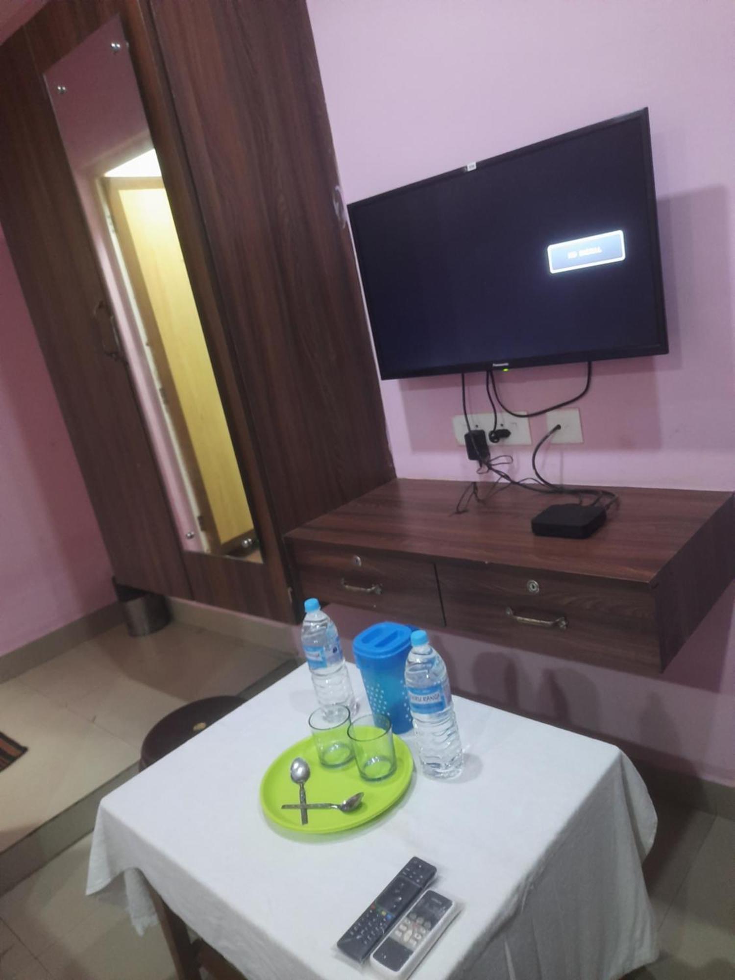 Skyway Rooms Pondicherry Exteriör bild
